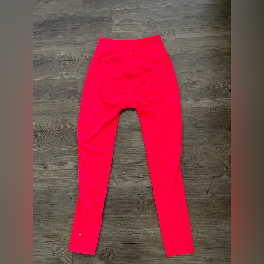 SHEFIT women’s size medium yoga pants leggings